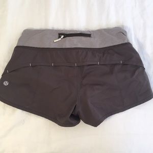 LULULEMON SHORTS - SIZE 2